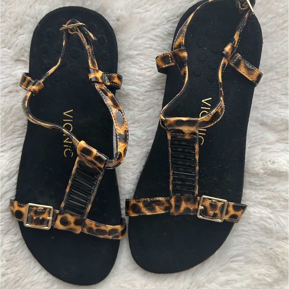 VIONIC sandals size 9